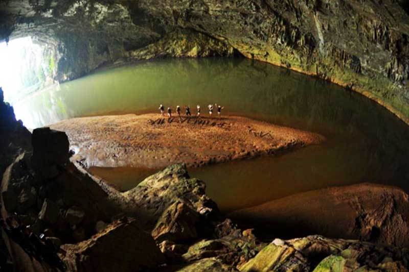 Động Puông